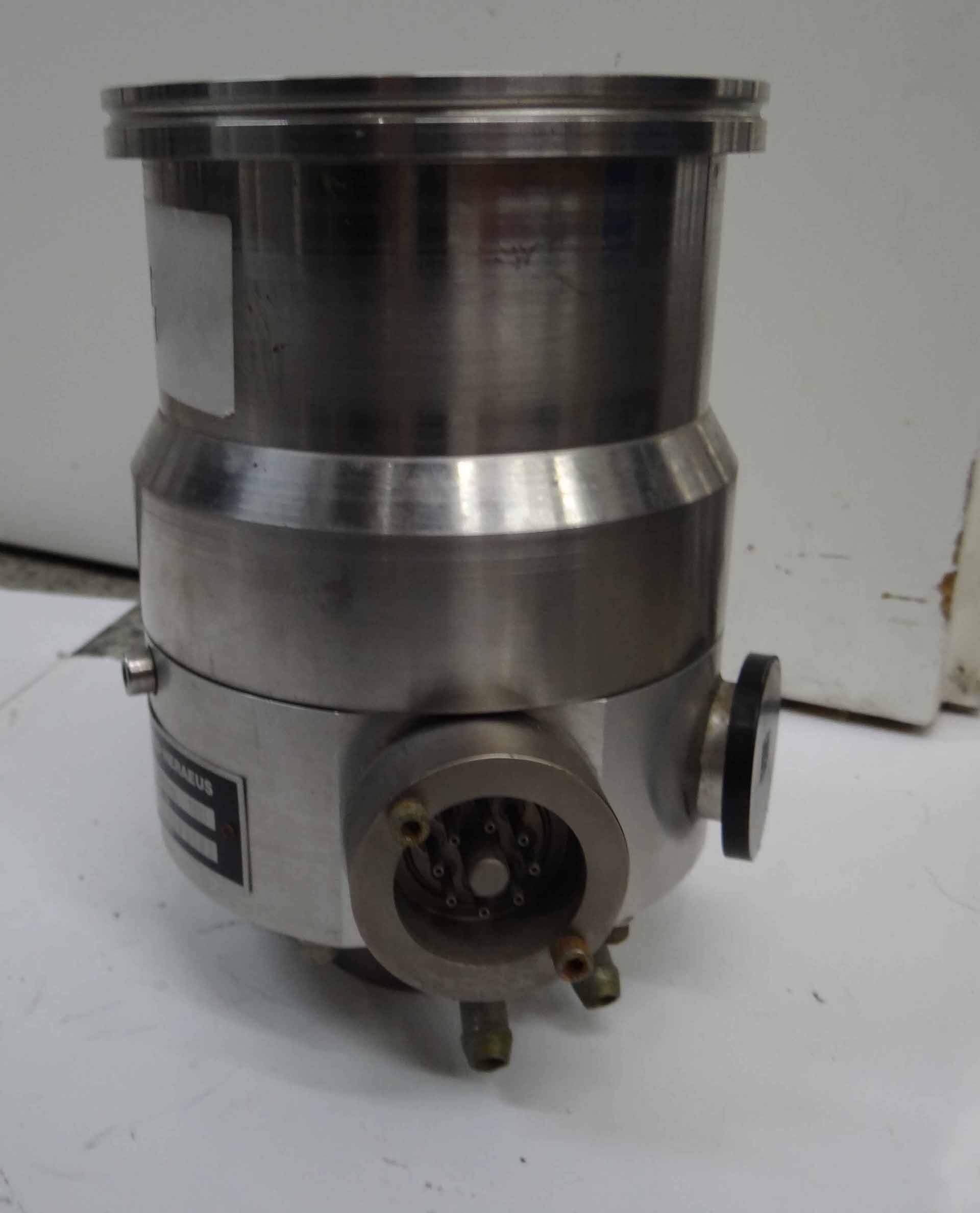 Foto Verwendet LEYBOLD HERAEUS TurboVac 120 Zum Verkauf