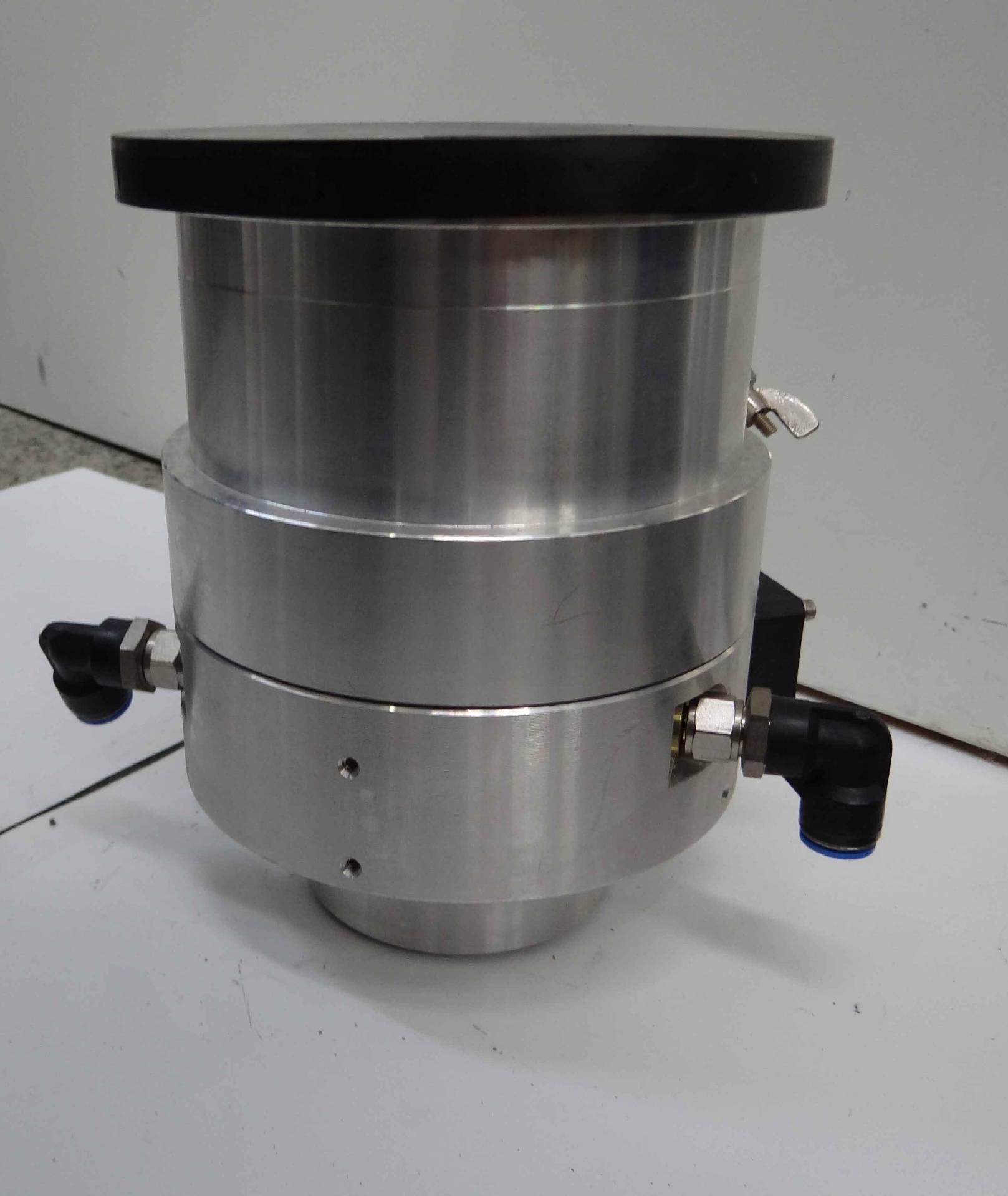 Photo Utilisé LEYBOLD HERAEUS TurboVac 360CSV À vendre