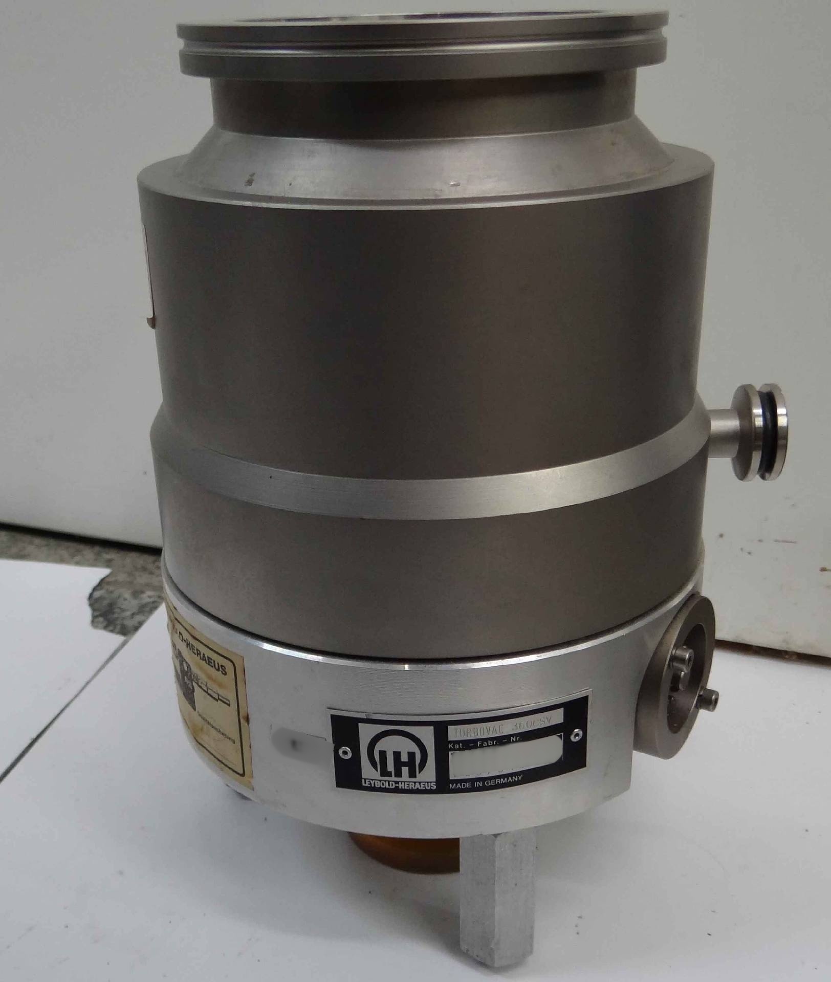 Photo Utilisé LEYBOLD HERAEUS TurboVac 360CSV À vendre