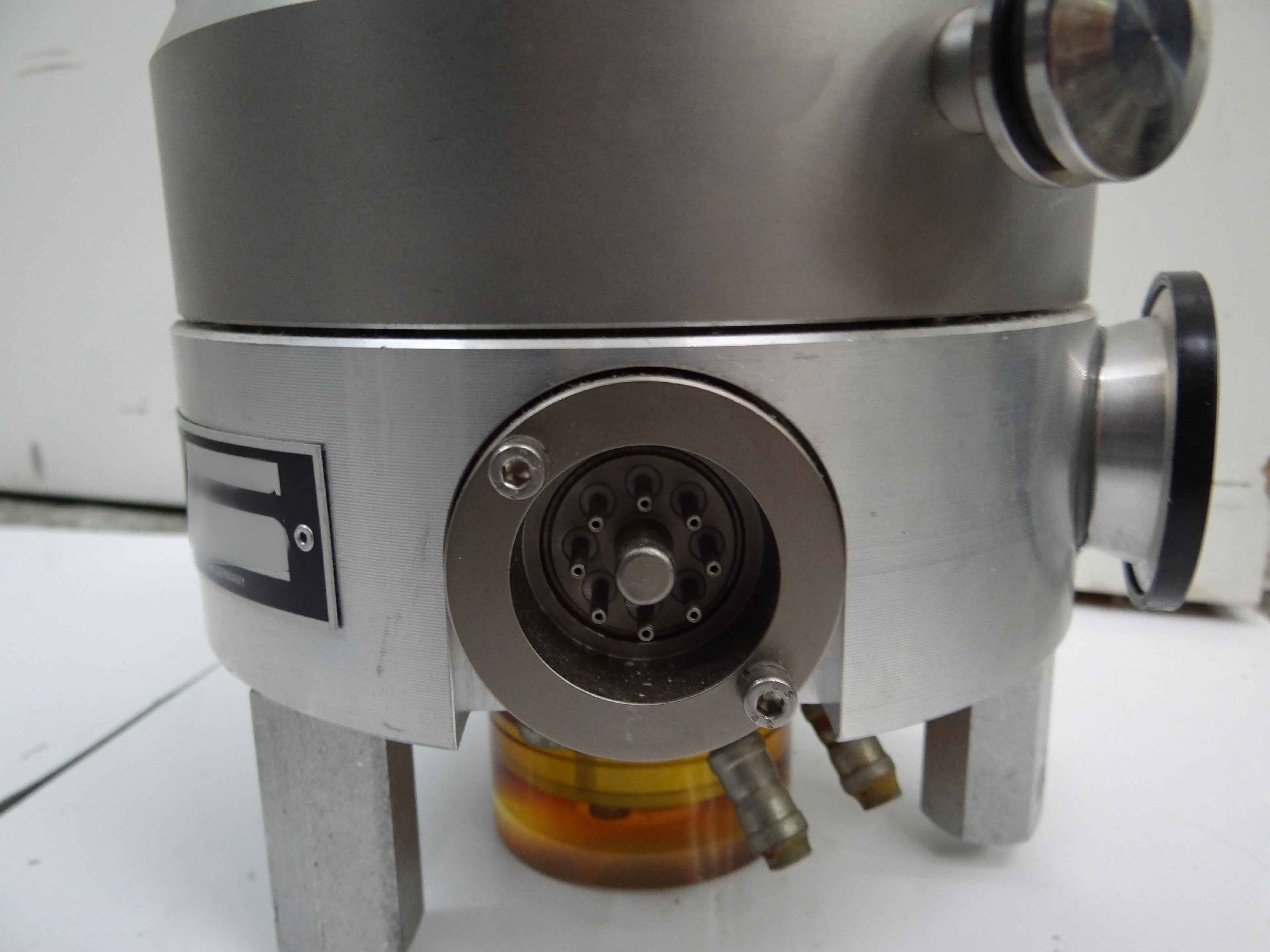 Photo Utilisé LEYBOLD HERAEUS TurboVac 360CSV À vendre