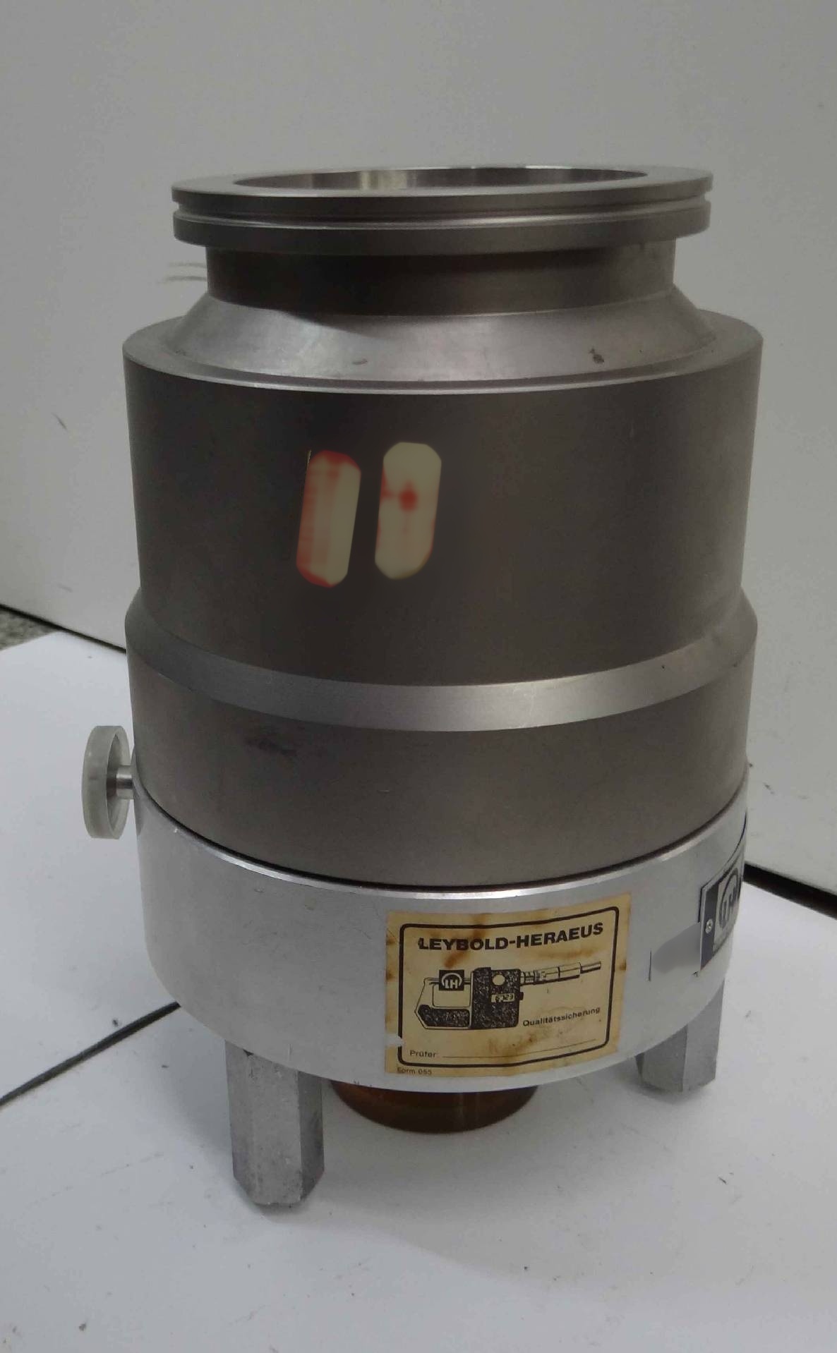 Photo Utilisé LEYBOLD HERAEUS TurboVac 360CSV À vendre