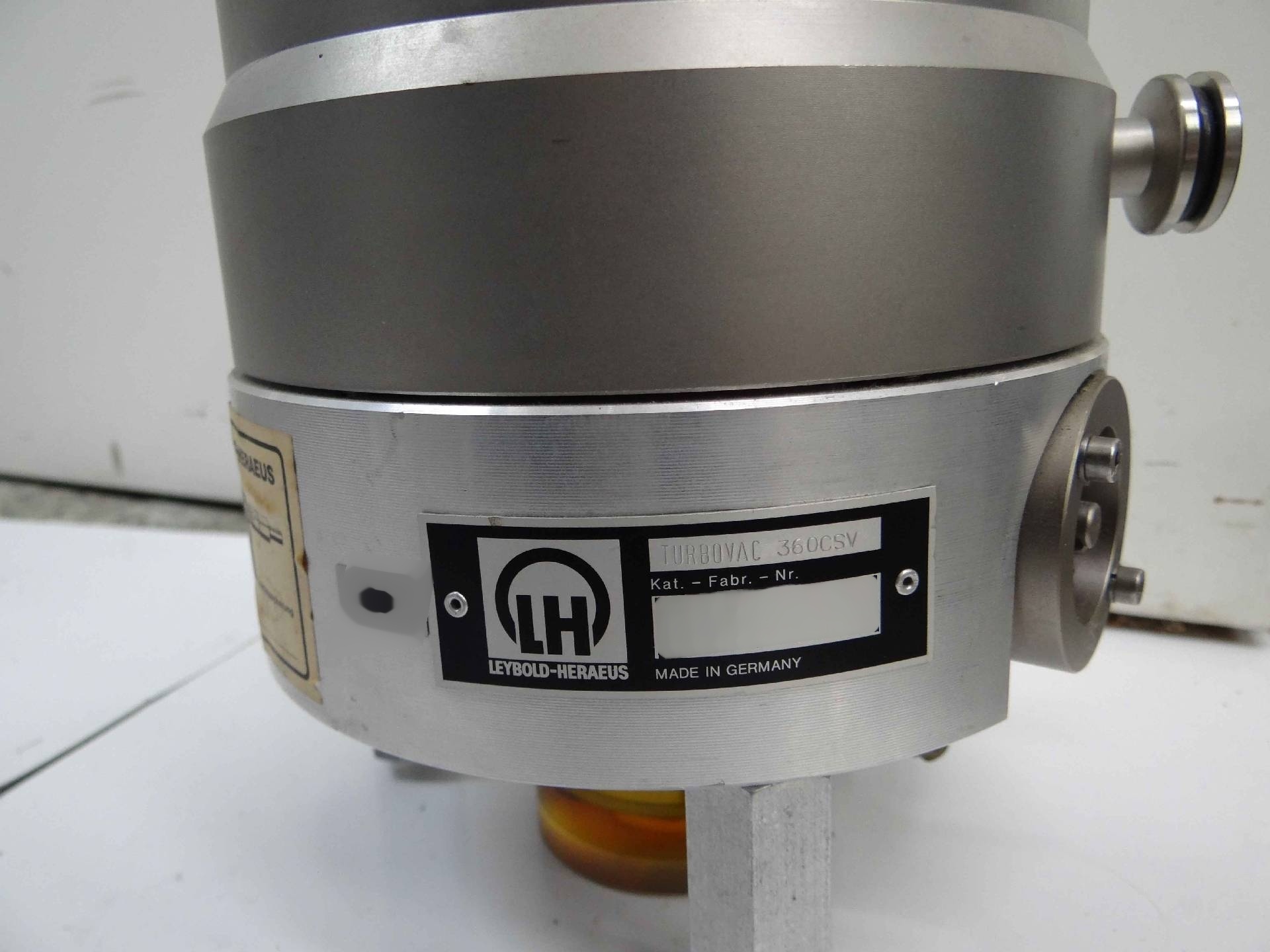 Photo Utilisé LEYBOLD HERAEUS TurboVac 360CSV À vendre