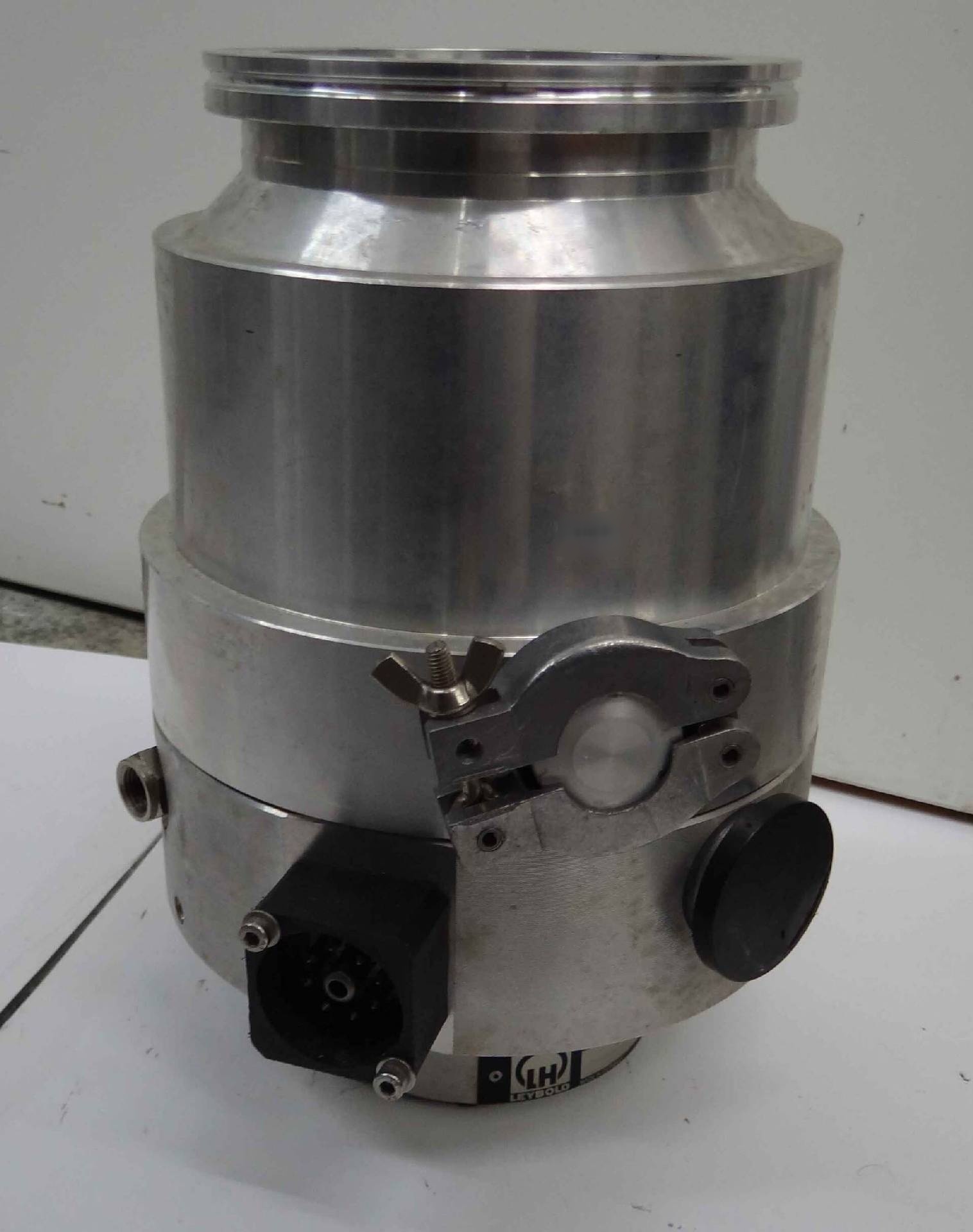 사진 사용됨 LEYBOLD HERAEUS TurboVac 361 판매용
