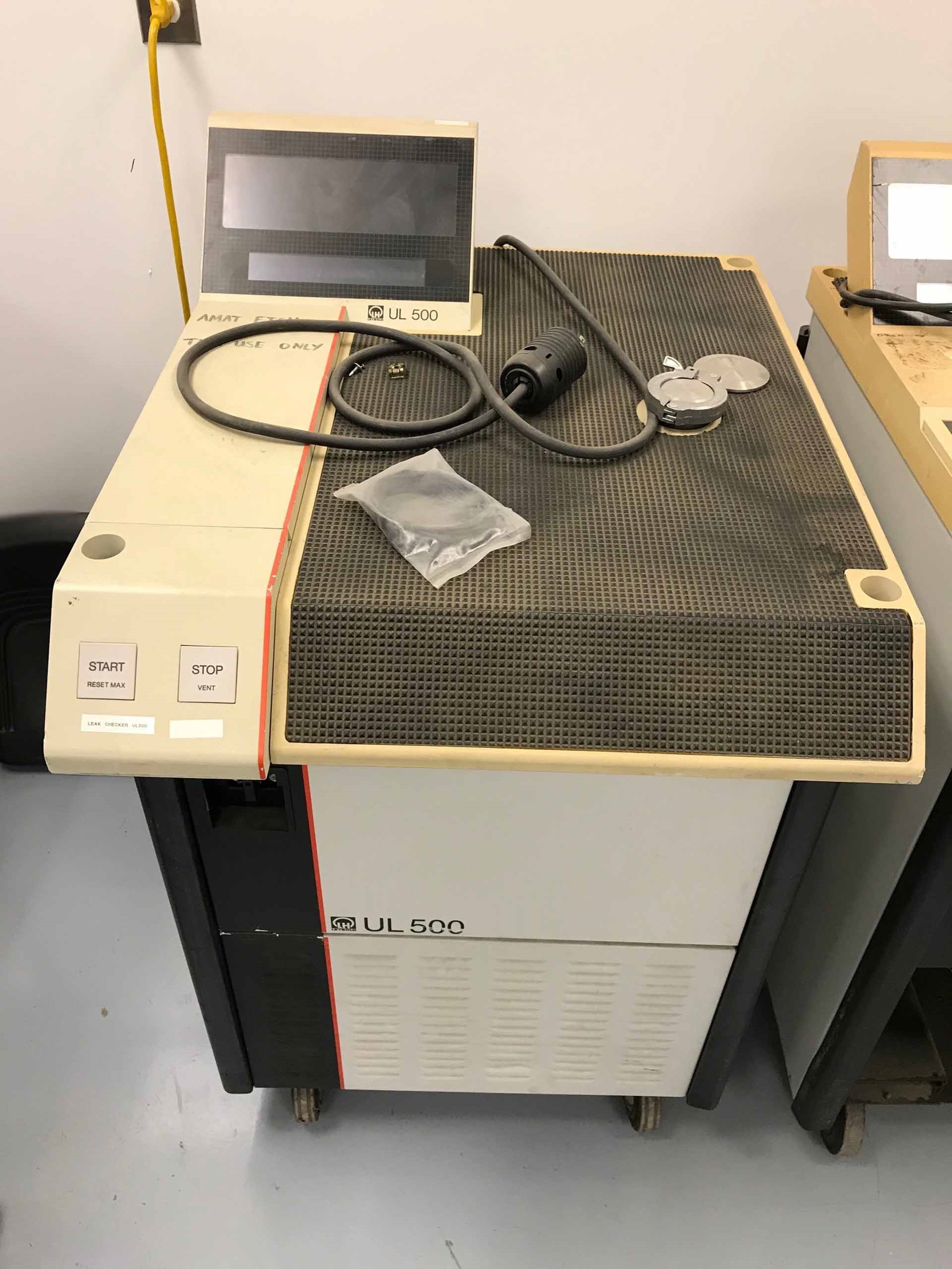 Photo Used LEYBOLD HERAEUS UL 500 For Sale