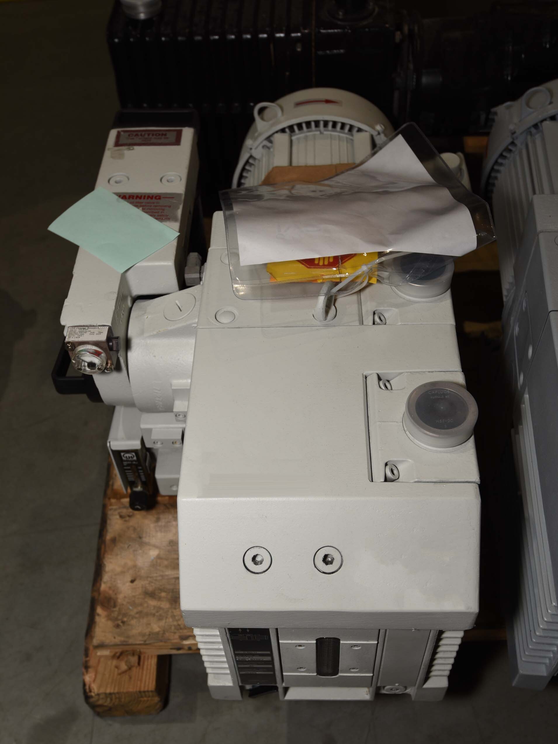 圖為 已使用的 LEYBOLD D40BCS 待售
