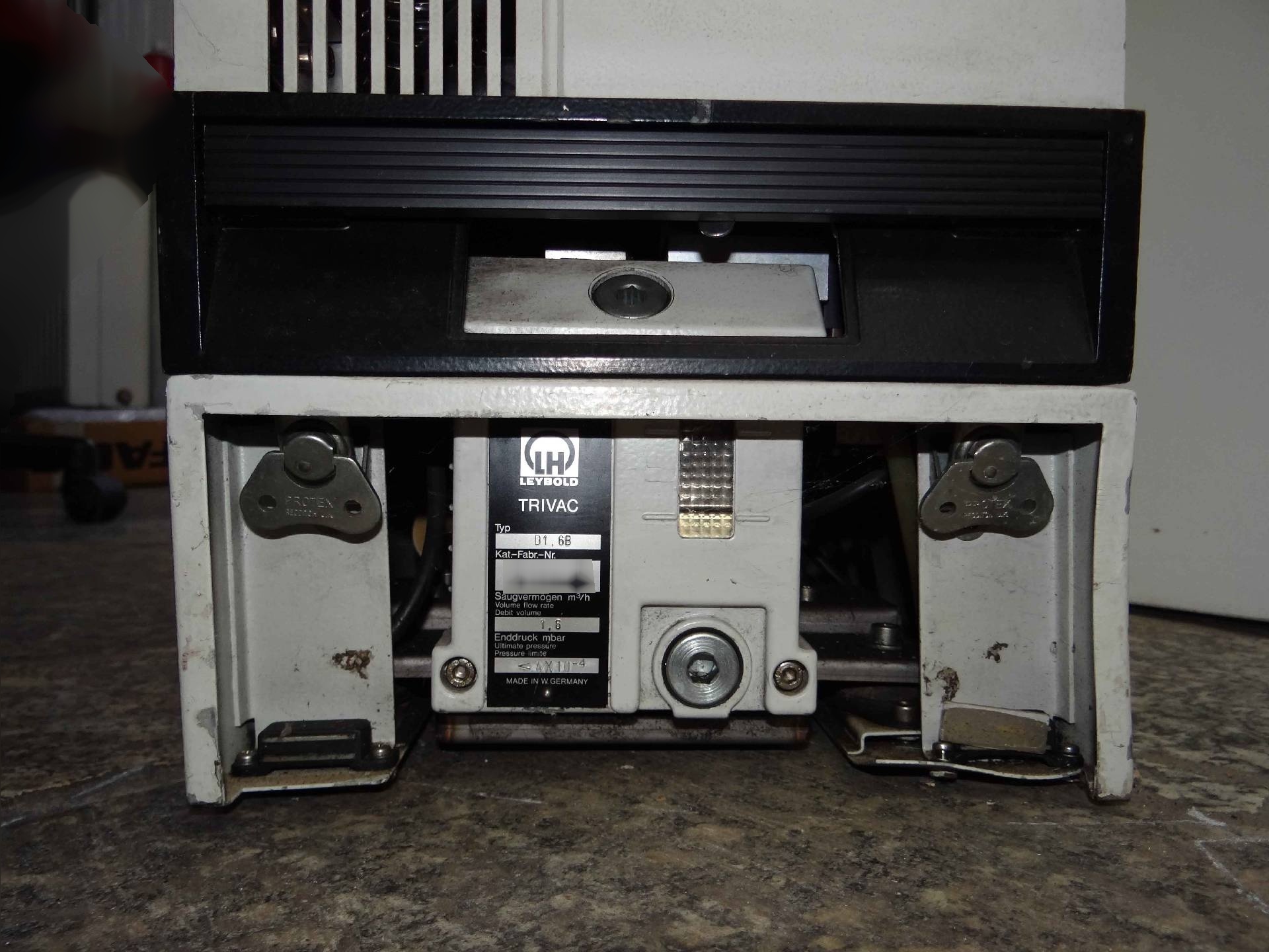 Photo Utilisé LEYBOLD Ecotec 500 À vendre