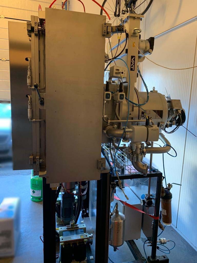 사진 사용됨 LEYBOLD LAB 600H Plus 판매용