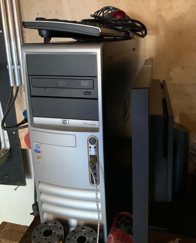 사진 사용됨 LEYBOLD LAB 600H Plus 판매용