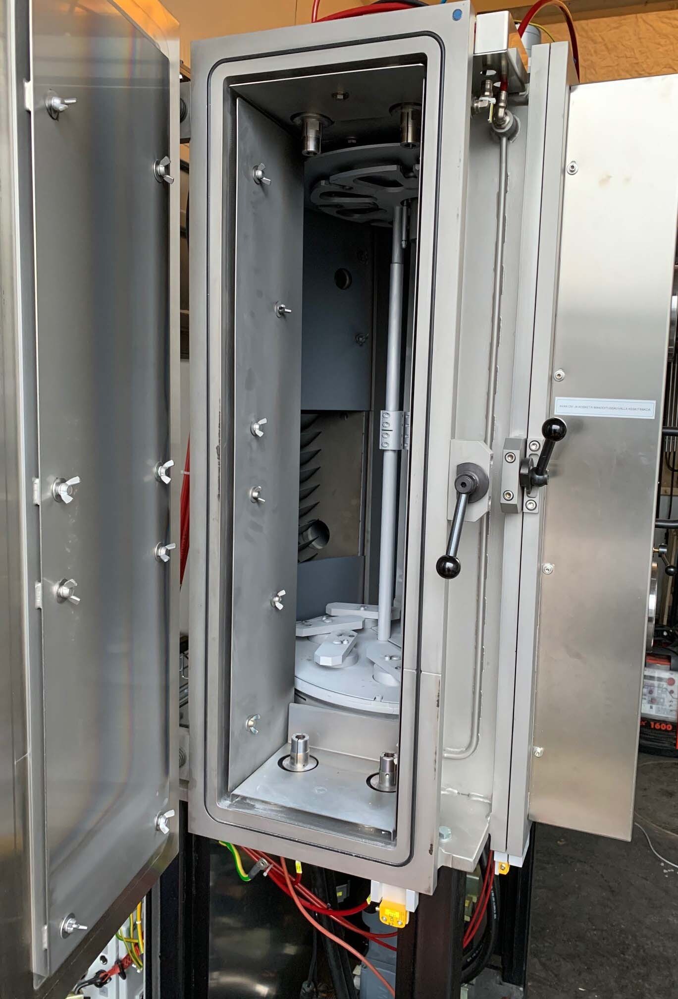 사진 사용됨 LEYBOLD LAB 600H Plus 판매용