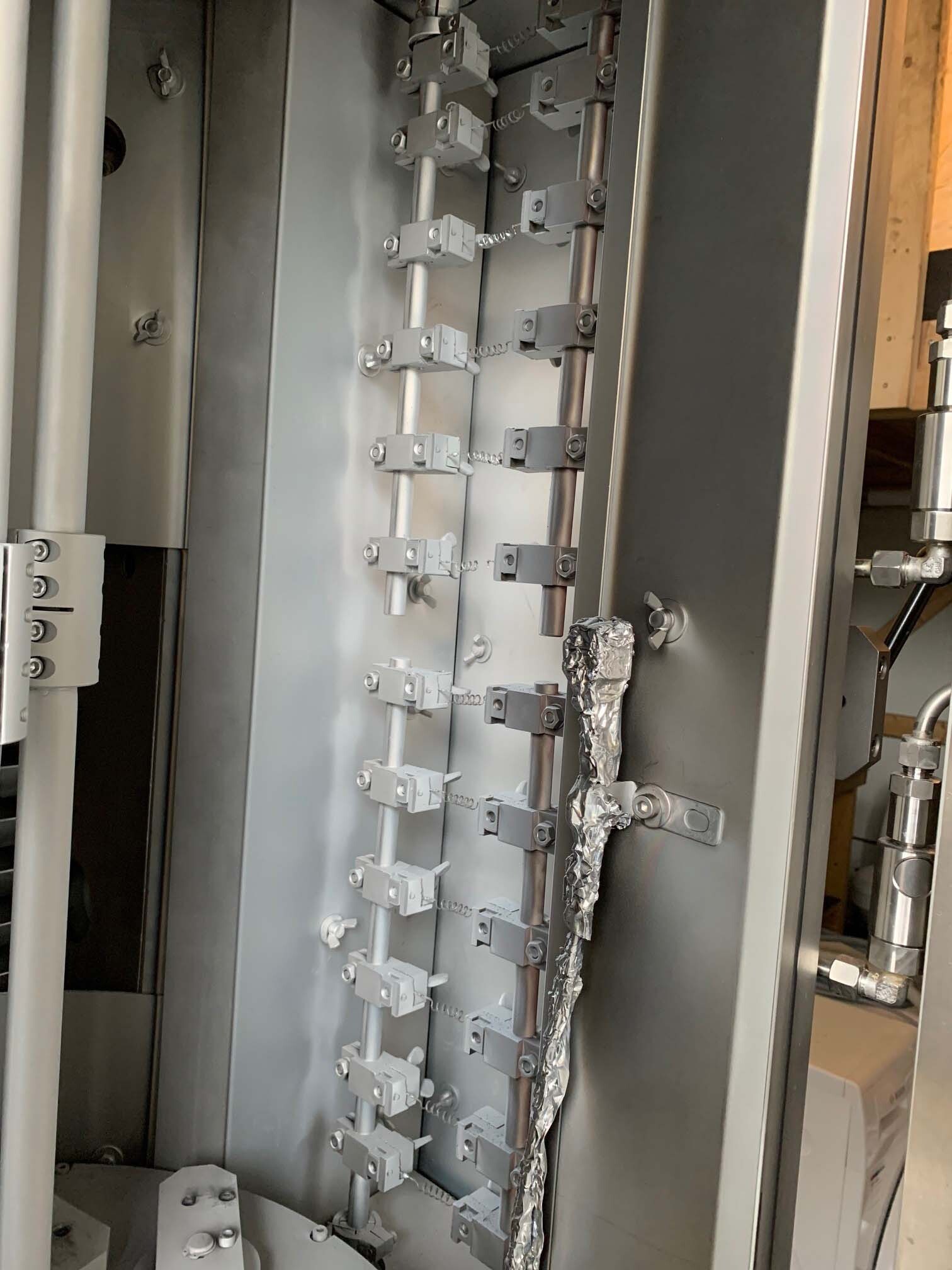 사진 사용됨 LEYBOLD LAB 600H Plus 판매용