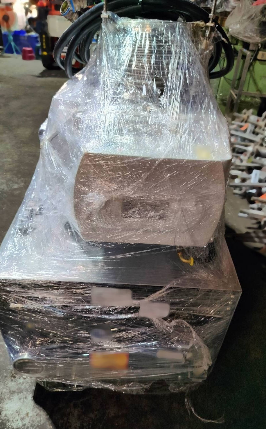 사진 사용됨 LEYBOLD Lot of pumps 판매용