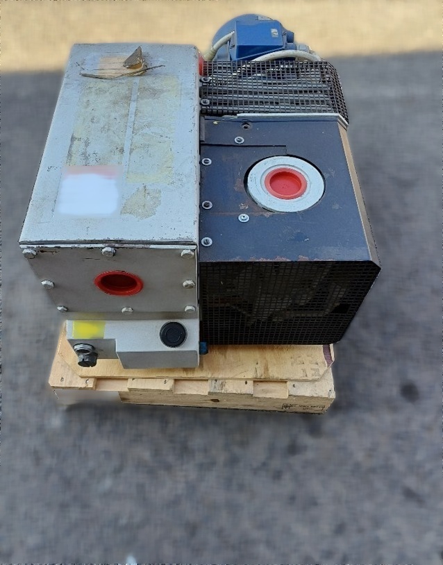 Photo Used LEYBOLD Sogevac SV200 For Sale