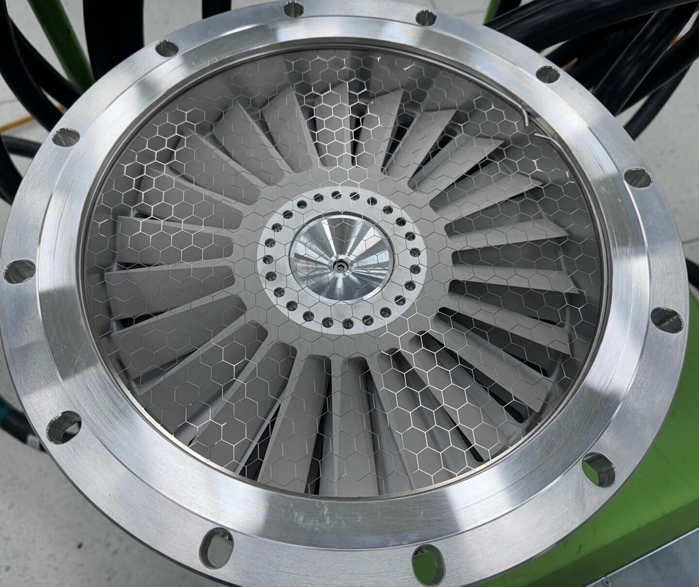 图为 已使用的 LEYBOLD Turbovac MAG W 2200C 待售