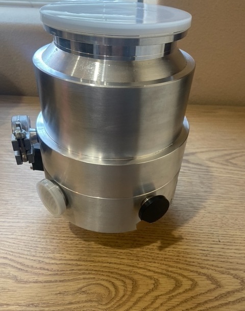 フォト（写真） 使用される LEYBOLD Turbovac TMP 361C 販売のために