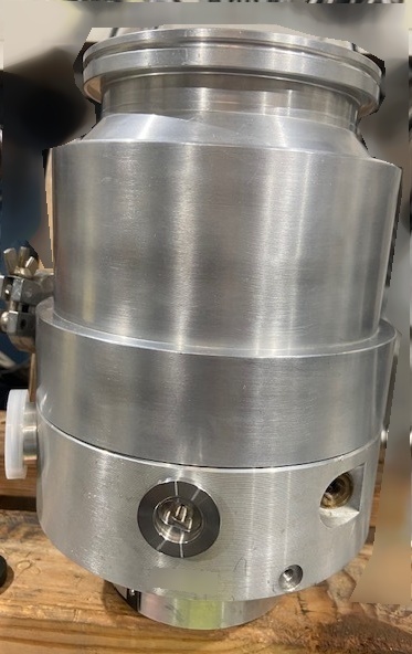 フォト（写真） 使用される LEYBOLD Turbovac TMP 361C 販売のために