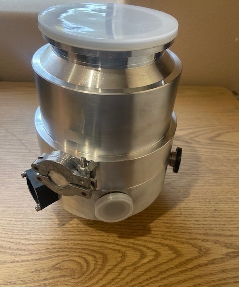 フォト（写真） 使用される LEYBOLD Turbovac TMP 361C 販売のために