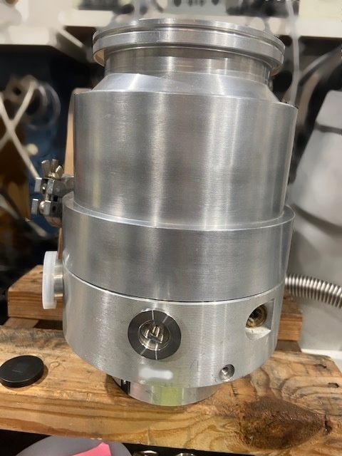 Photo Utilisé LEYBOLD Turbovac TMP 361C À vendre