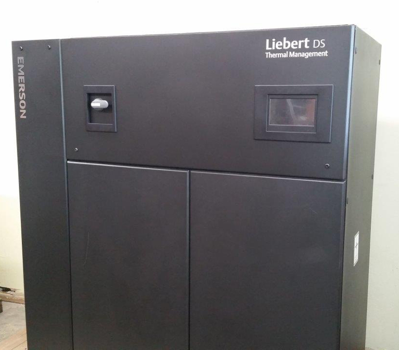 Photo Used LIEBERT DS042DDC1EI474S For Sale