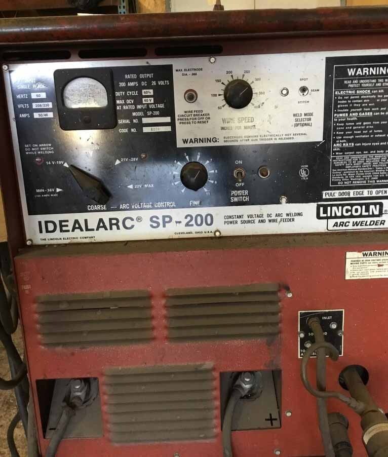 Photo Used LINCOLN IdealARC SP-200 For Sale