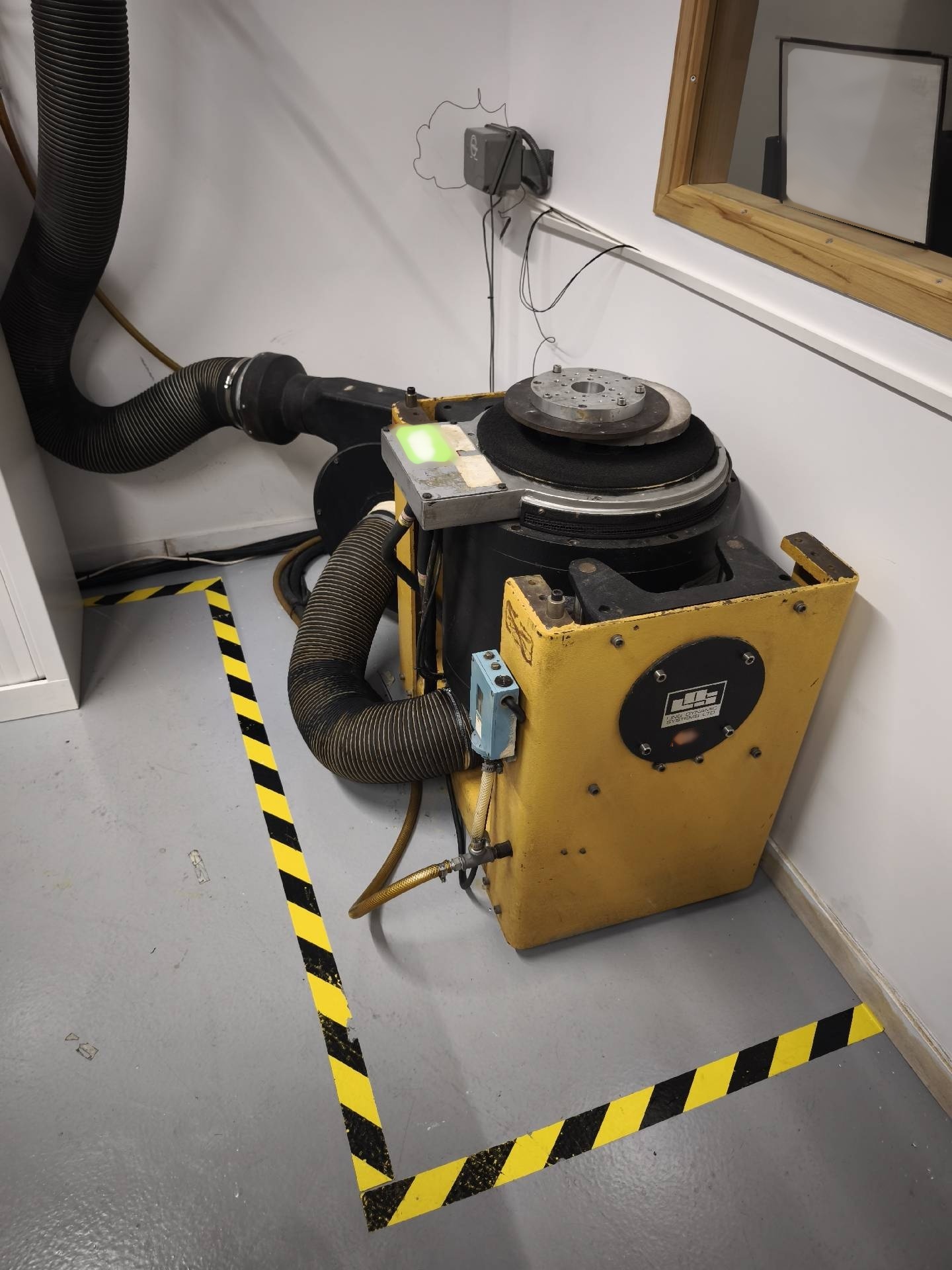 Foto Verwendet LING DYNAMIC SYSTEMS / LDS V725 Zum Verkauf