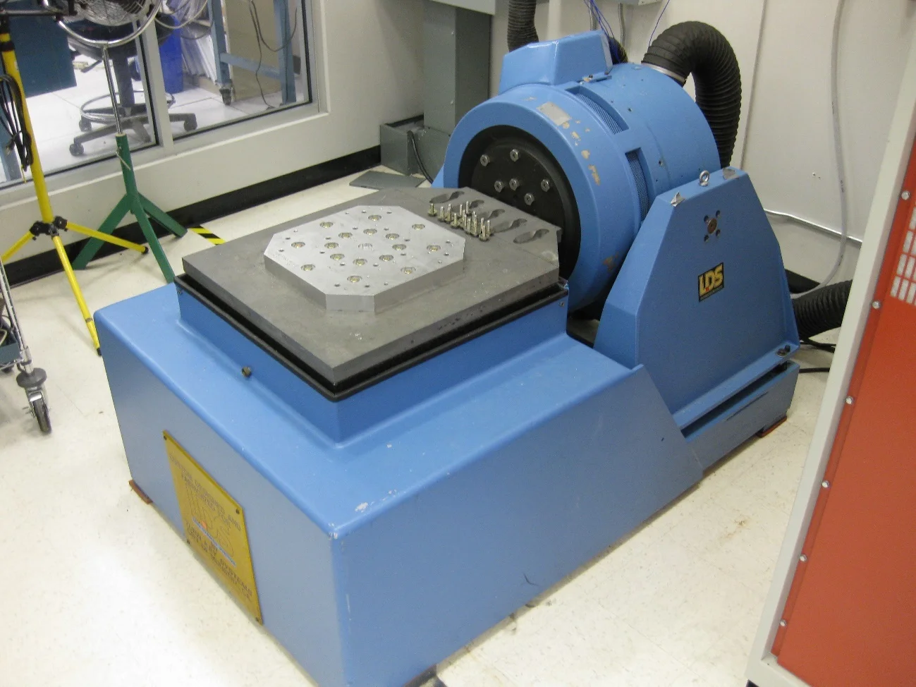 LING DYNAMIC SYSTEMS V730-335T Lab Equipment used for sale