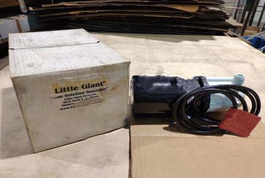 Photo Used LITTLE GIANT 3-MD-SC For Sale