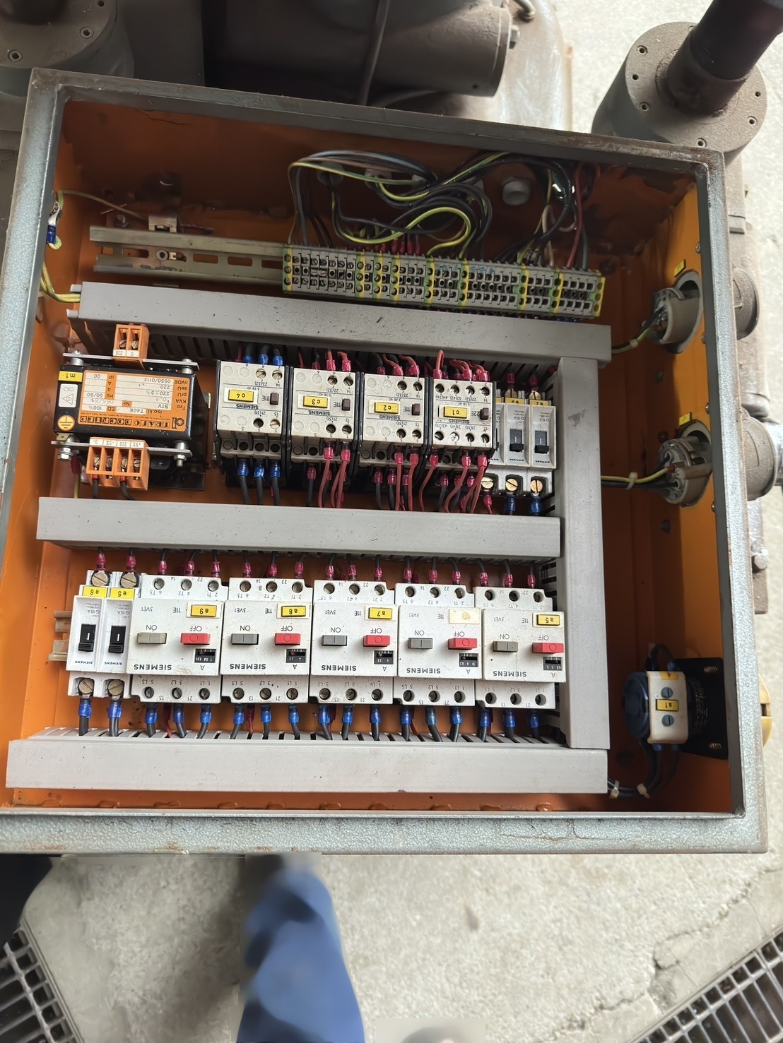 Photo Used LOH WETZLAR PM 500 For Sale