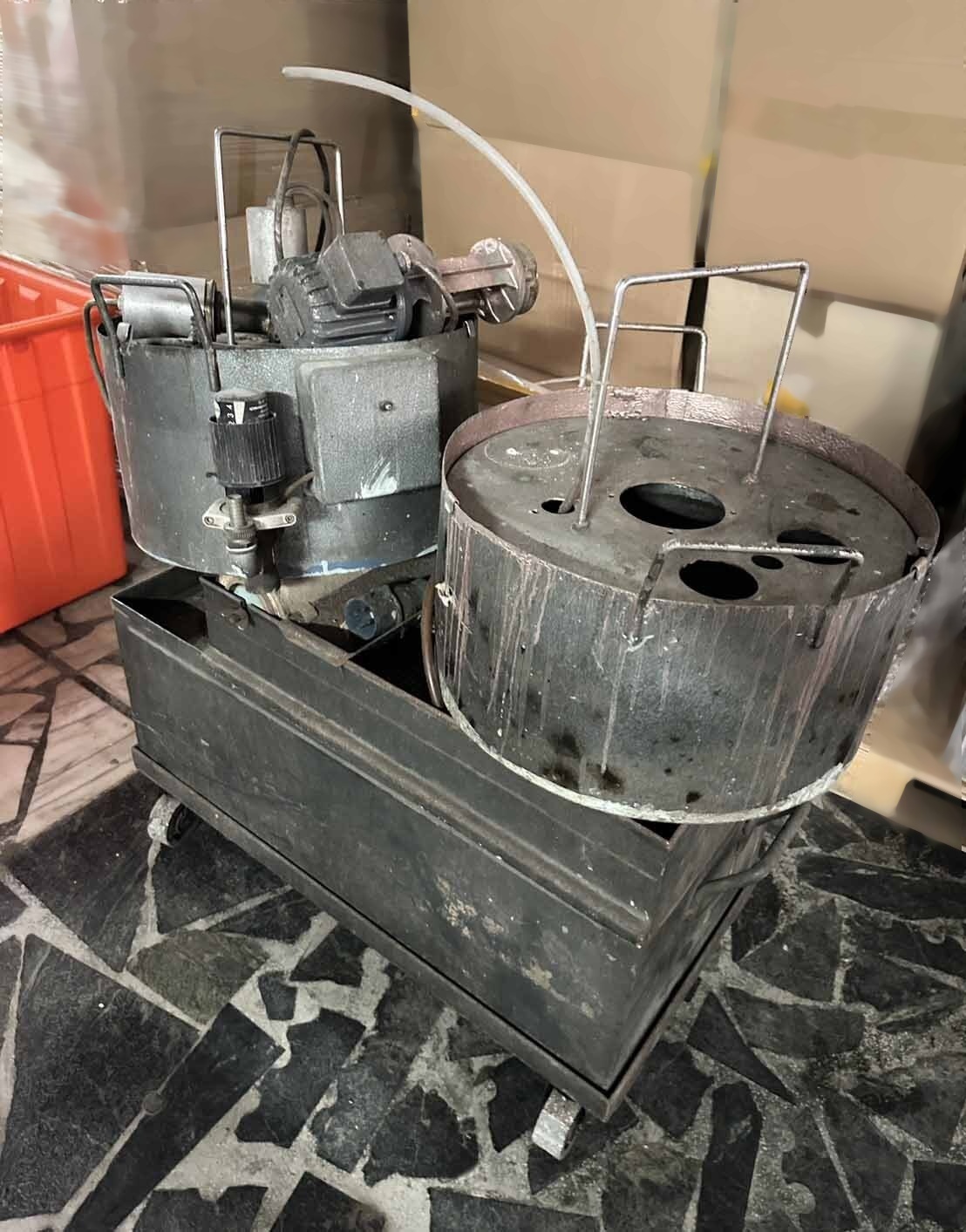 Photo Used LOH WETZLAR PM 500 For Sale