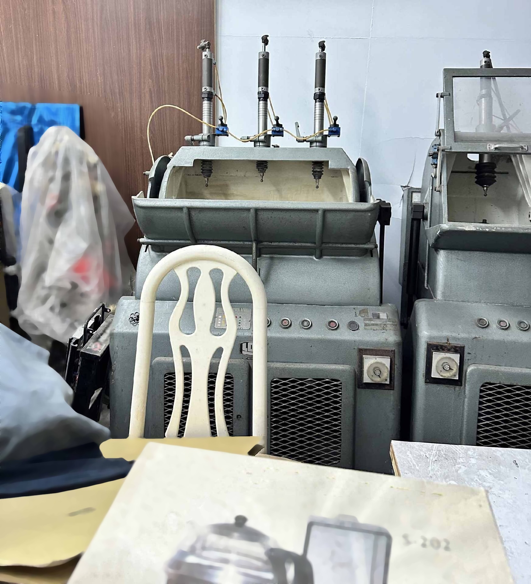 Photo Used LOH WETZLAR PM 500 For Sale
