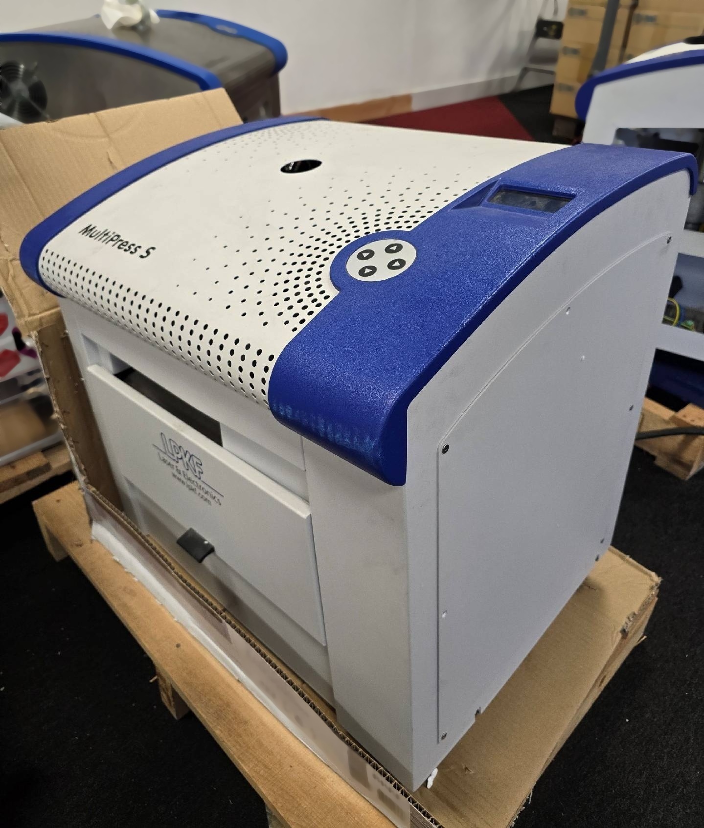 Photo Utilisé LPKF MultiPress S À vendre