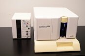 Photo Used LUMINEX / BIO-RAD 100 W For Sale