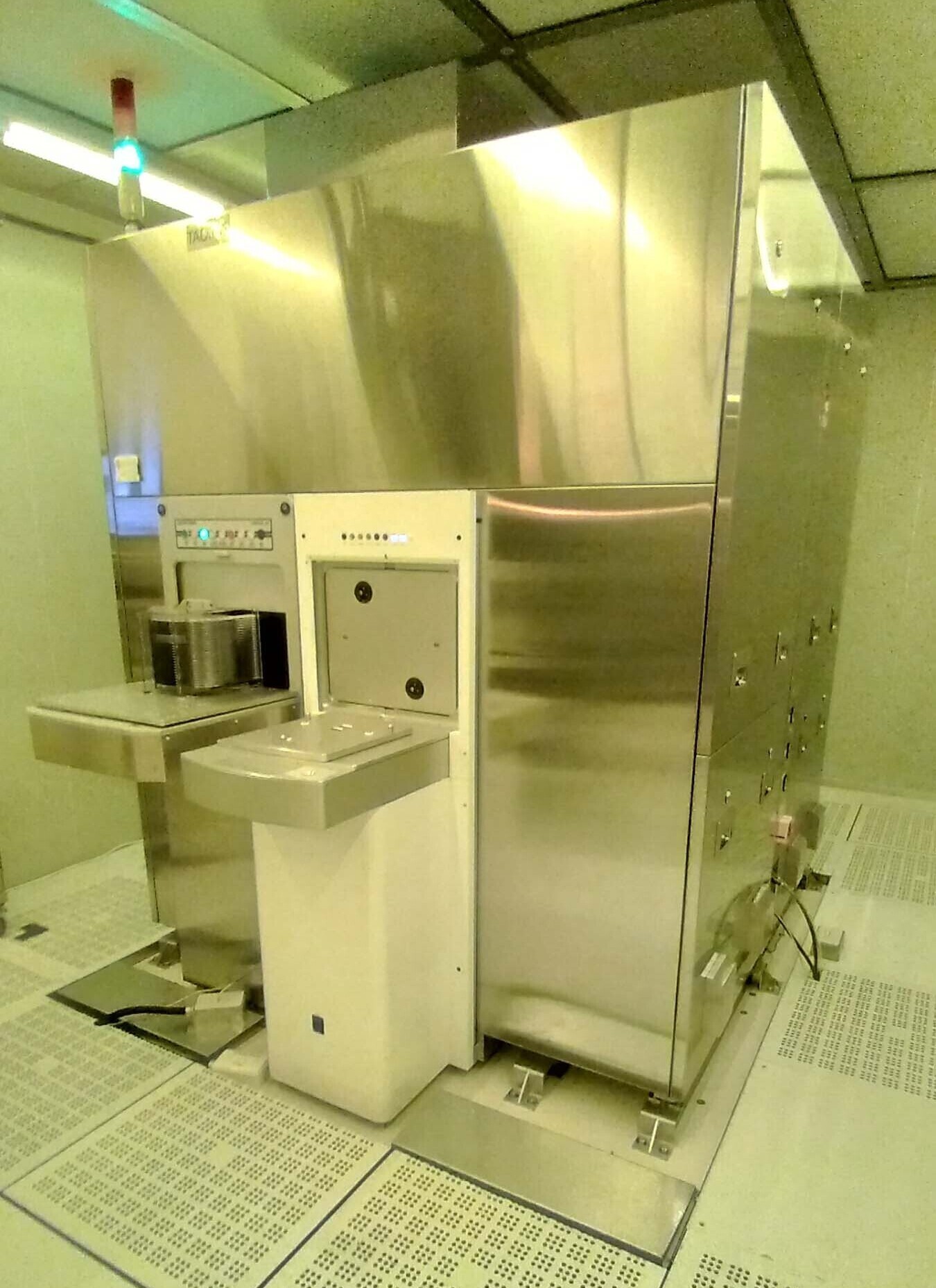 Photo Used MACHVISION WAFER AVI 560 For Sale