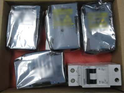 사진 사용됨 MAGNUM Lot of spare parts for SV and PV Tester 판매용