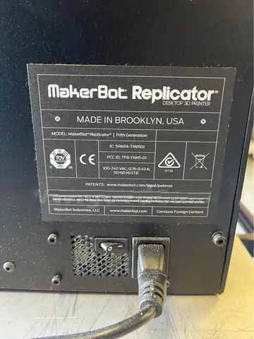 图为 已使用的 MAKERBOT Replicator 待售