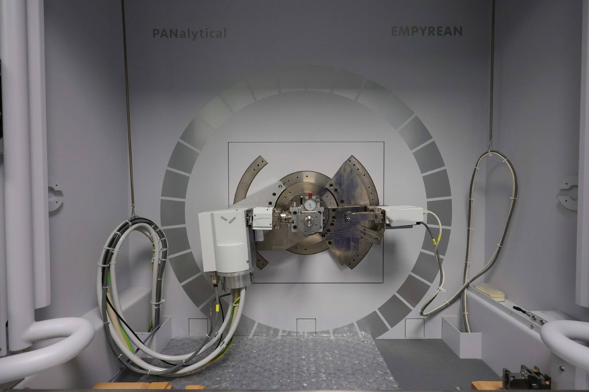 Photo Utilisé MALVERN / PANALYTICAL Empyrean À vendre