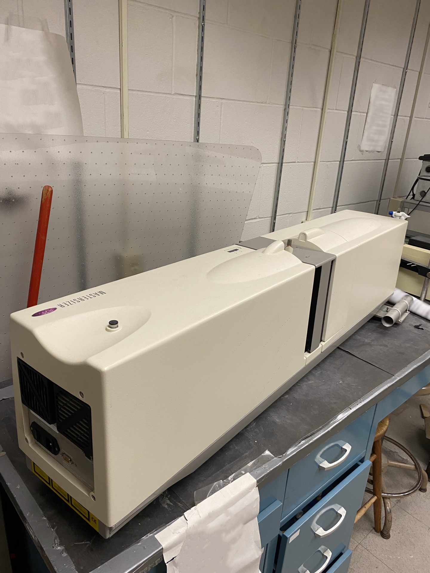Photo Used MALVERN / PANALYTICAL Mastersizer 2000 For Sale