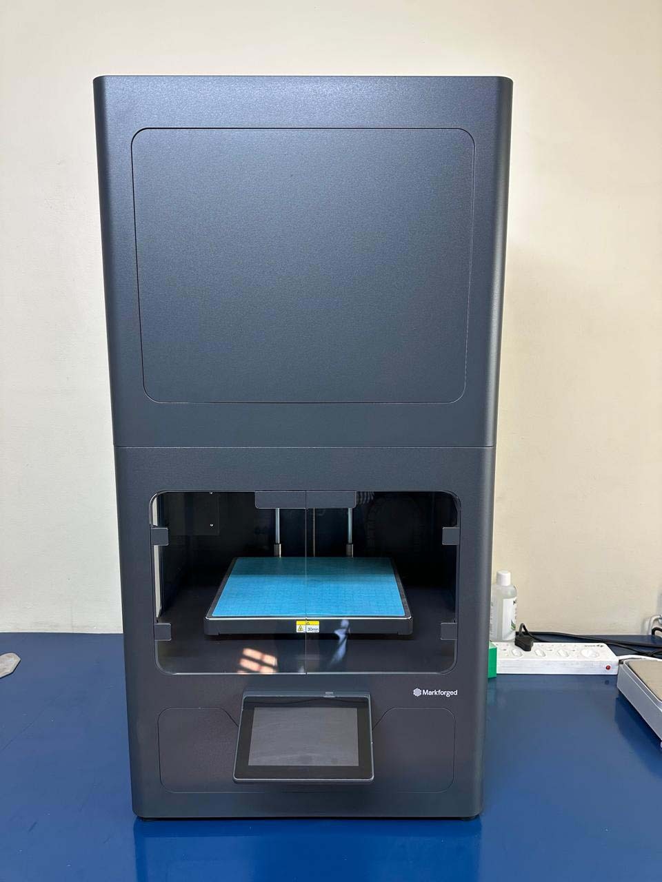 图为 已使用的 MARKFORGED Metal X 待售