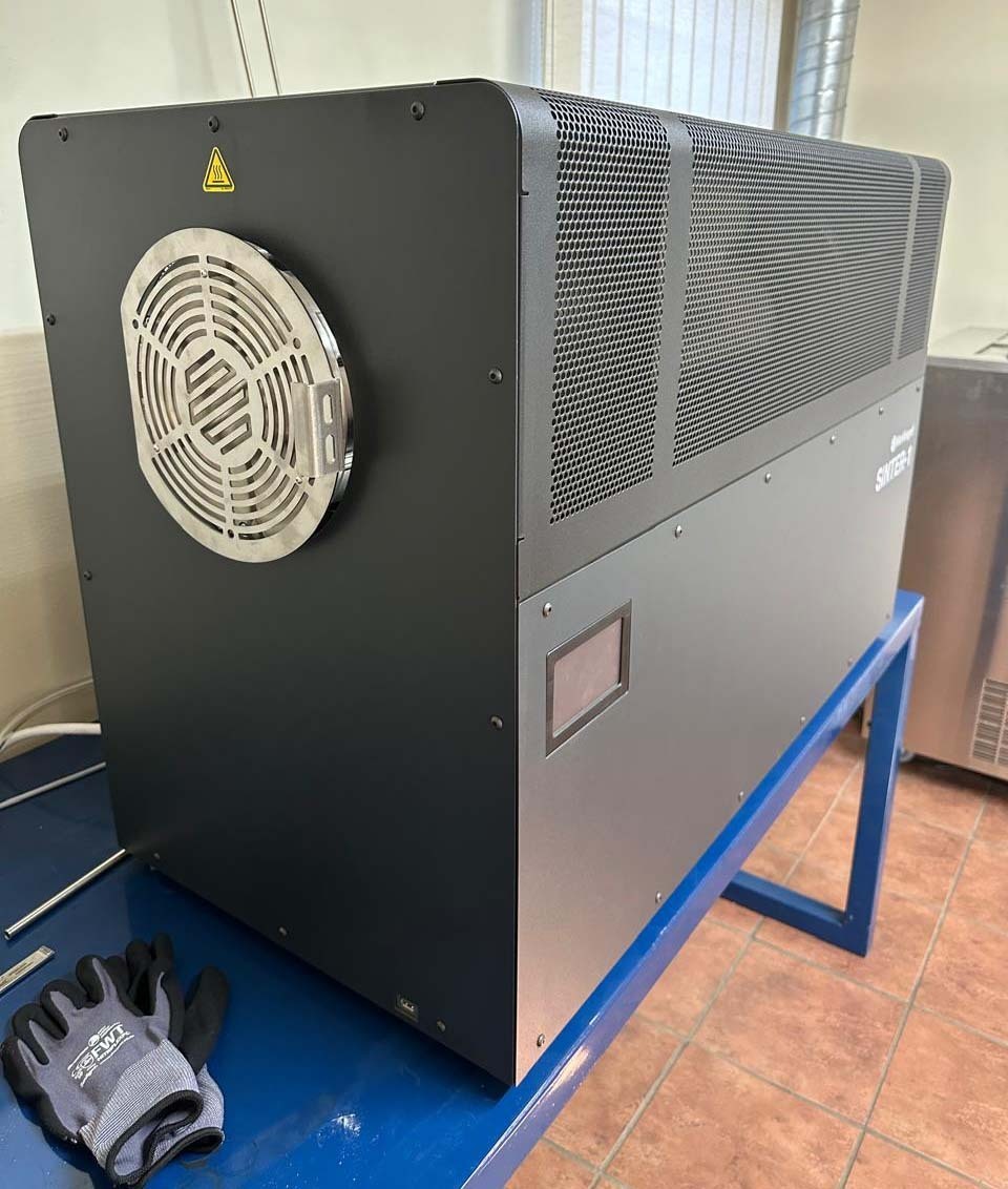 Foto Verwendet MARKFORGED Sinter 1 Zum Verkauf