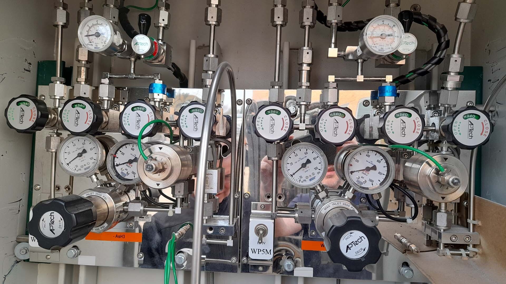 Foto Verwendet MATHESON / SEMI-GAS SYSTEMS MCAB-0416-XX Zum Verkauf