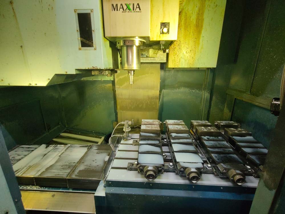 Photo Used MATSUURA VX-1000 For Sale