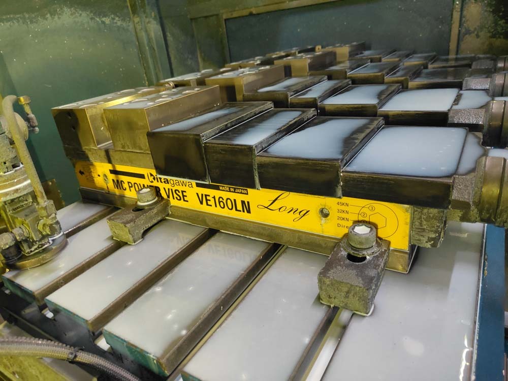 Photo Used MATSUURA VX-1000 For Sale