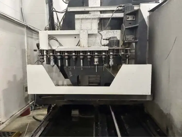 图为 已使用的 MAZAK VTC 300 C 待售