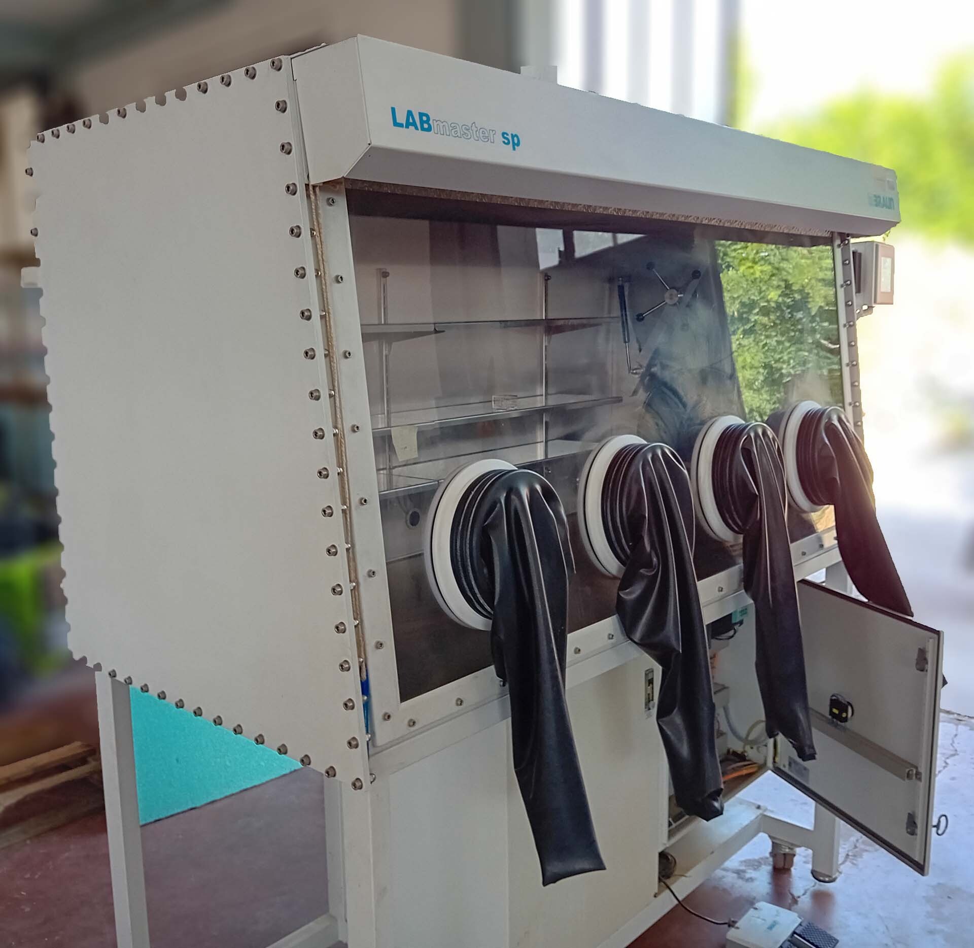 圖為 已使用的 MBRAUN Vacuum glove box for LabMaster SP 待售