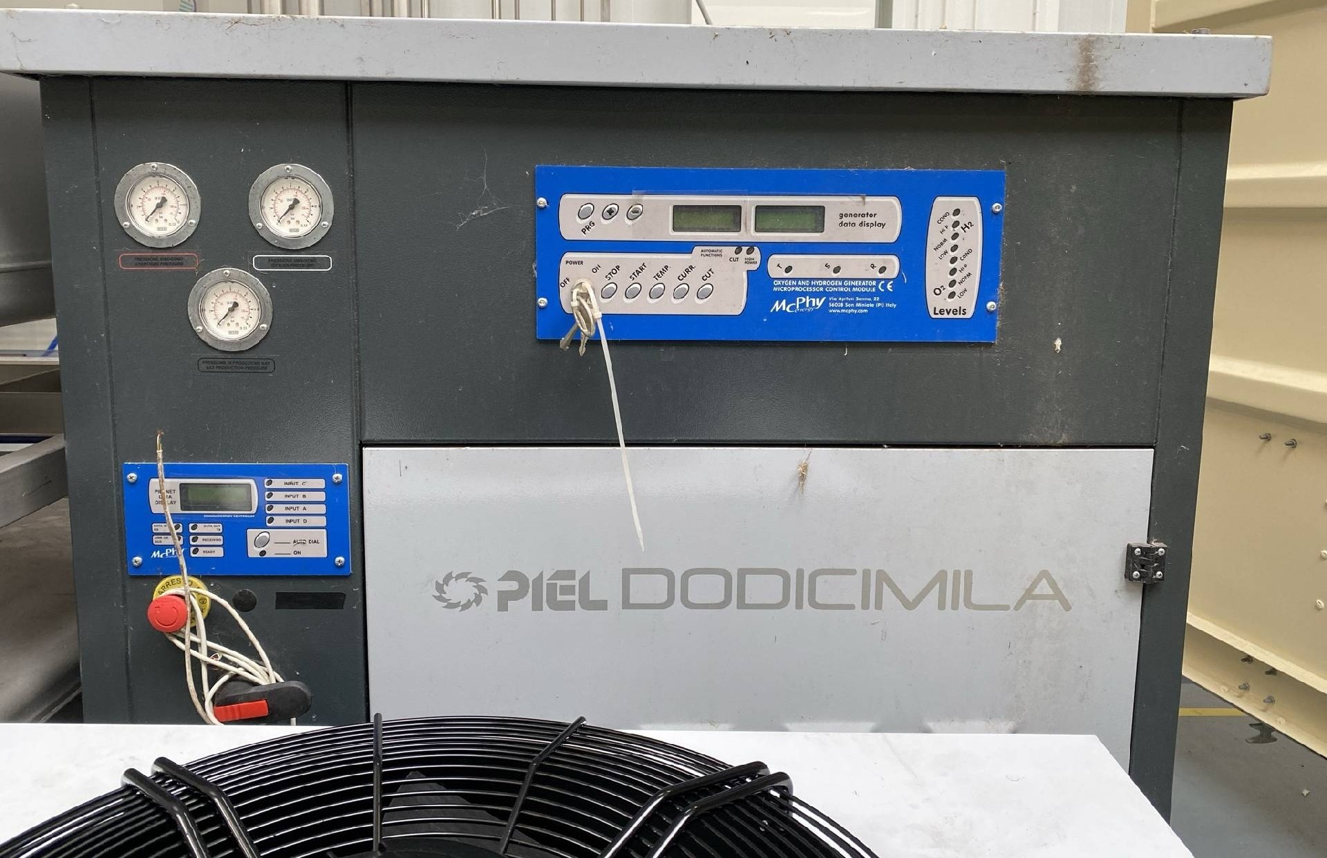 图为 已使用的 MCPHY ENERGY Electrolyzer 待售
