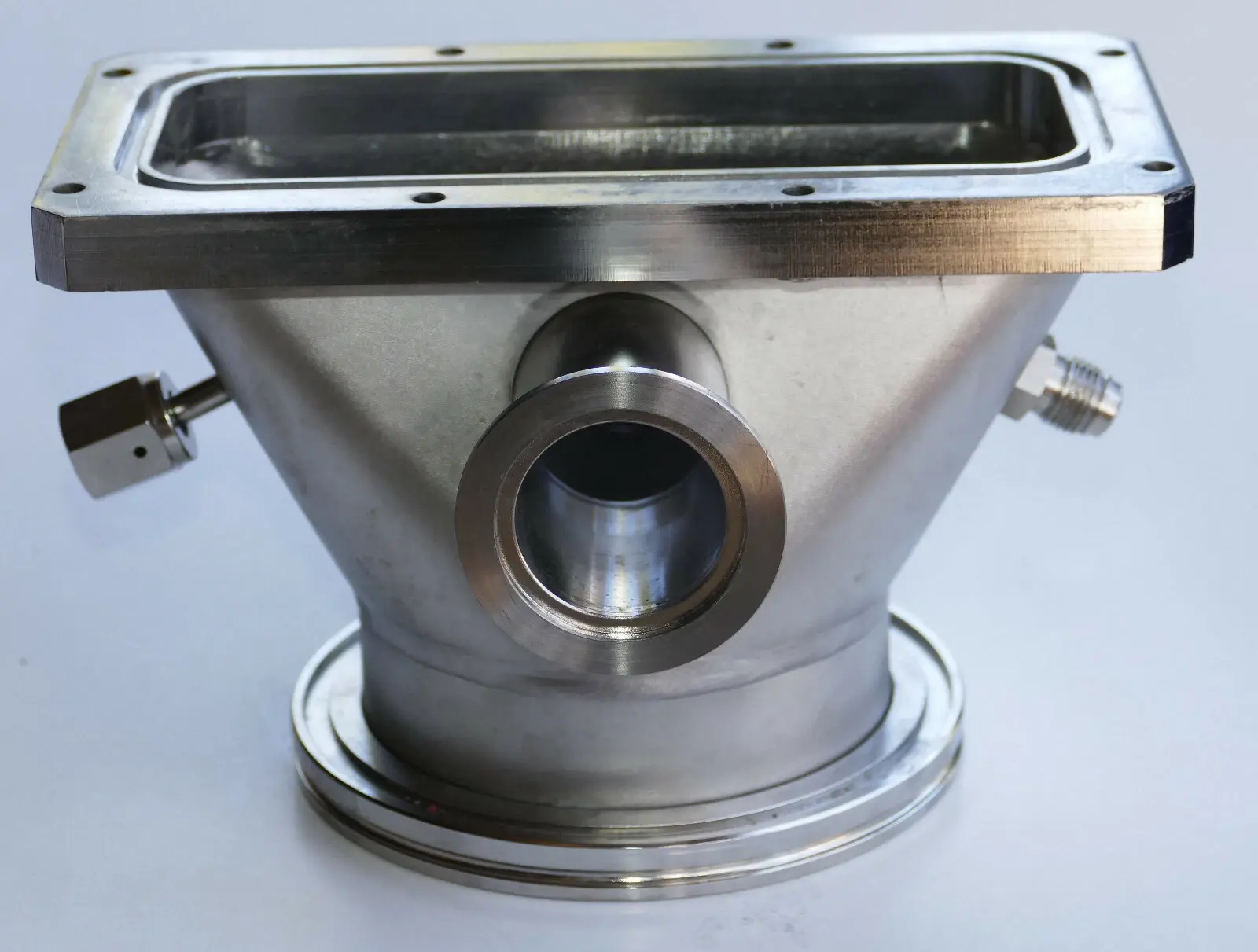 圖為 已使用的 MDC Vacuum Manifold 待售