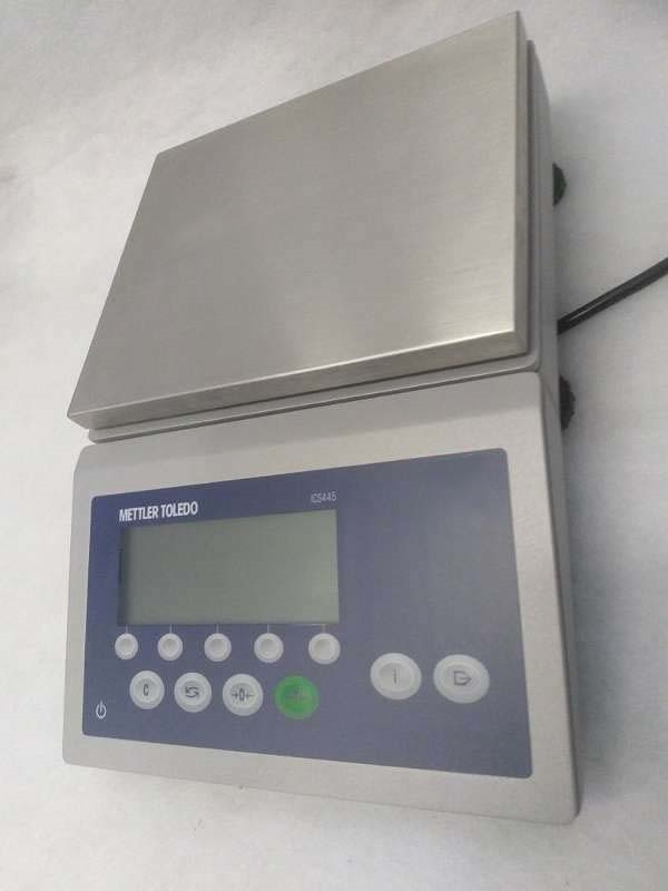 Photo Used METTLER TOLEDO ICS445s-6SM/f/M For Sale