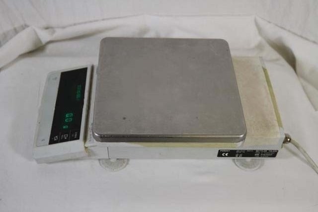 Photo Used METTLER TOLEDO PG 5001 For Sale