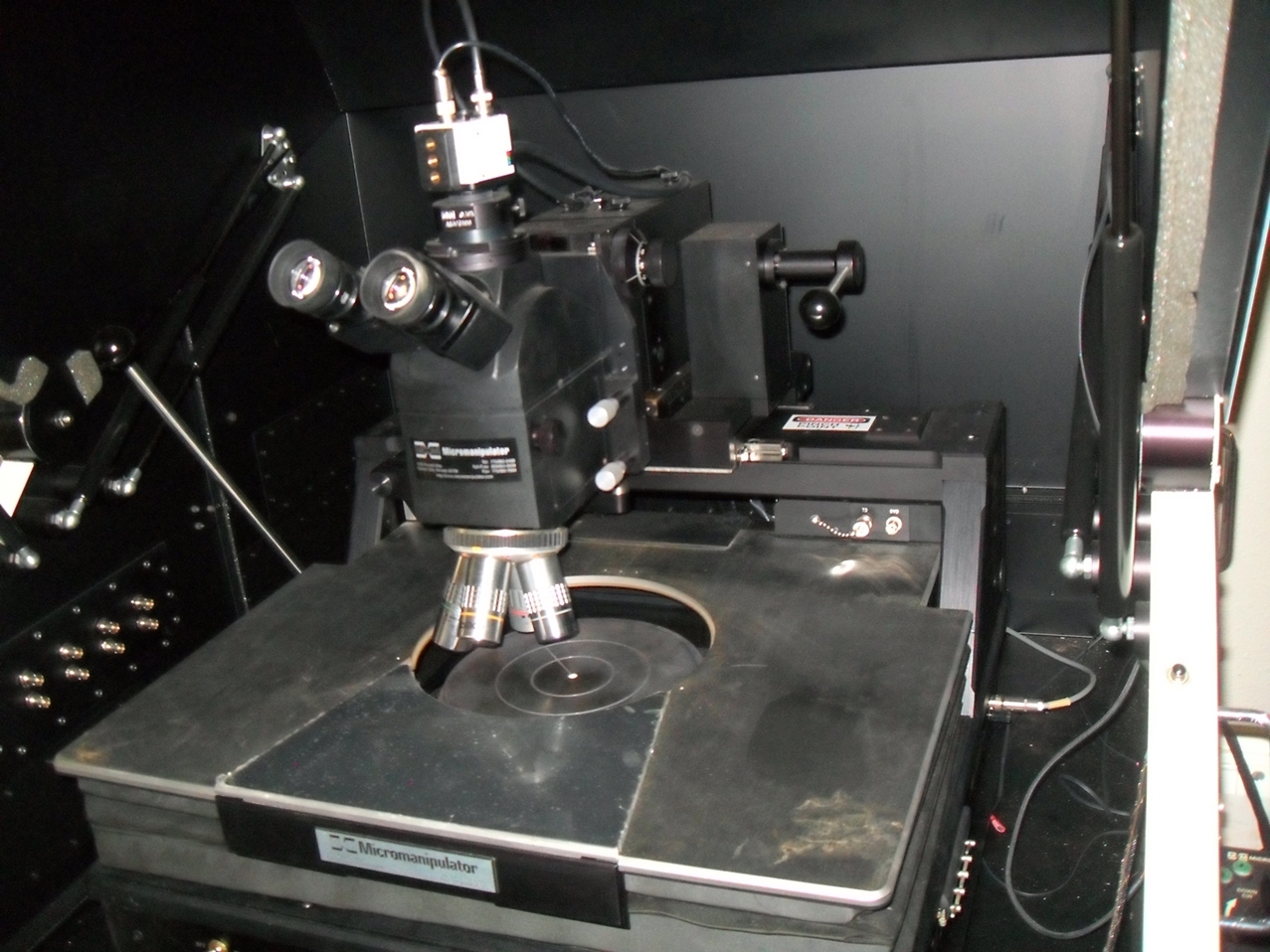 Photo Utilisé MICROMANIPULATOR 8860 À vendre