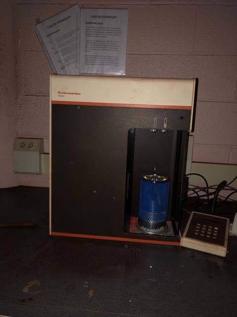 Photo Used MICROMERITICS Gemini VII For Sale