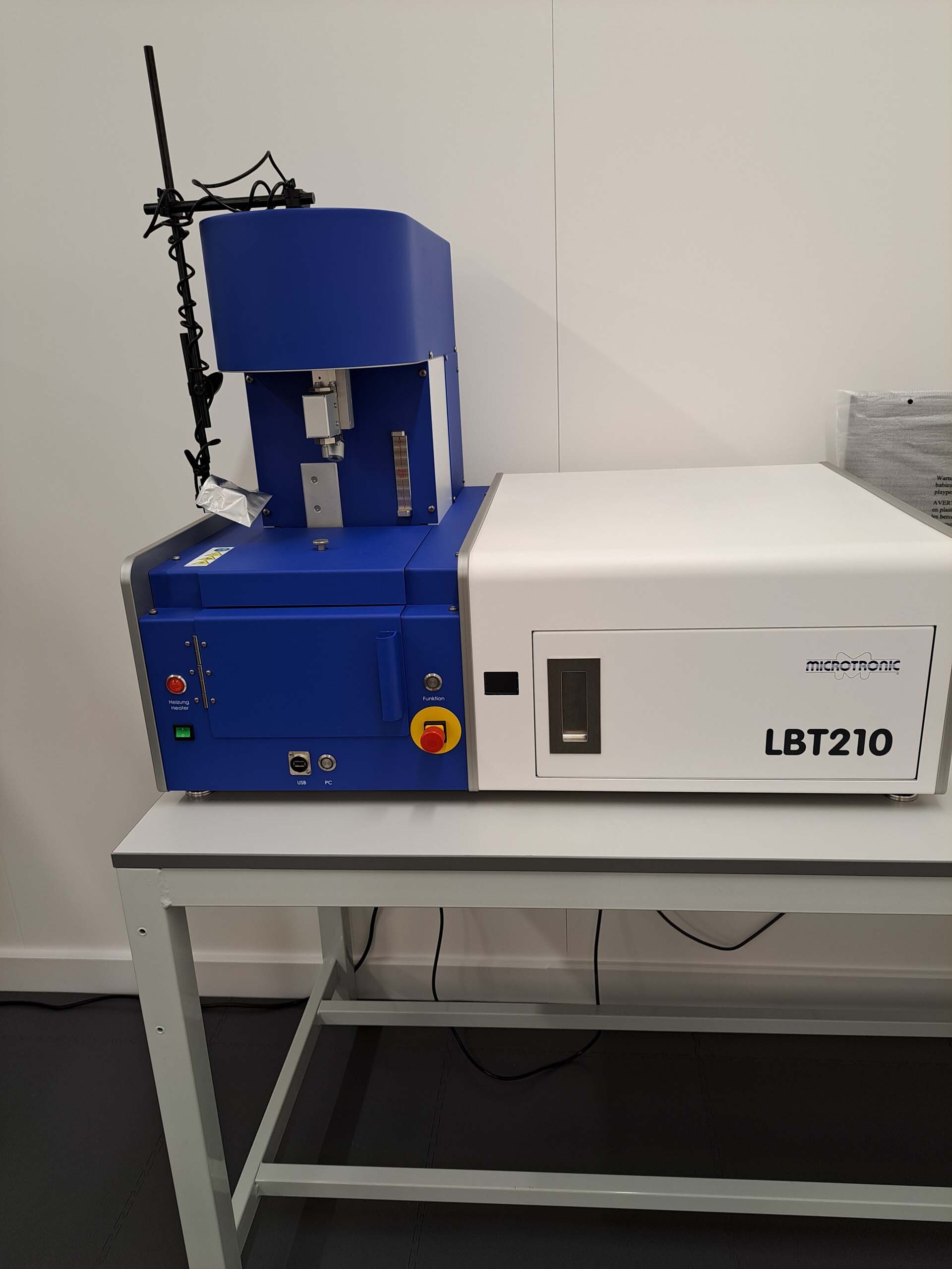 Photo Used MICROTRONIC LBT210-200 For Sale